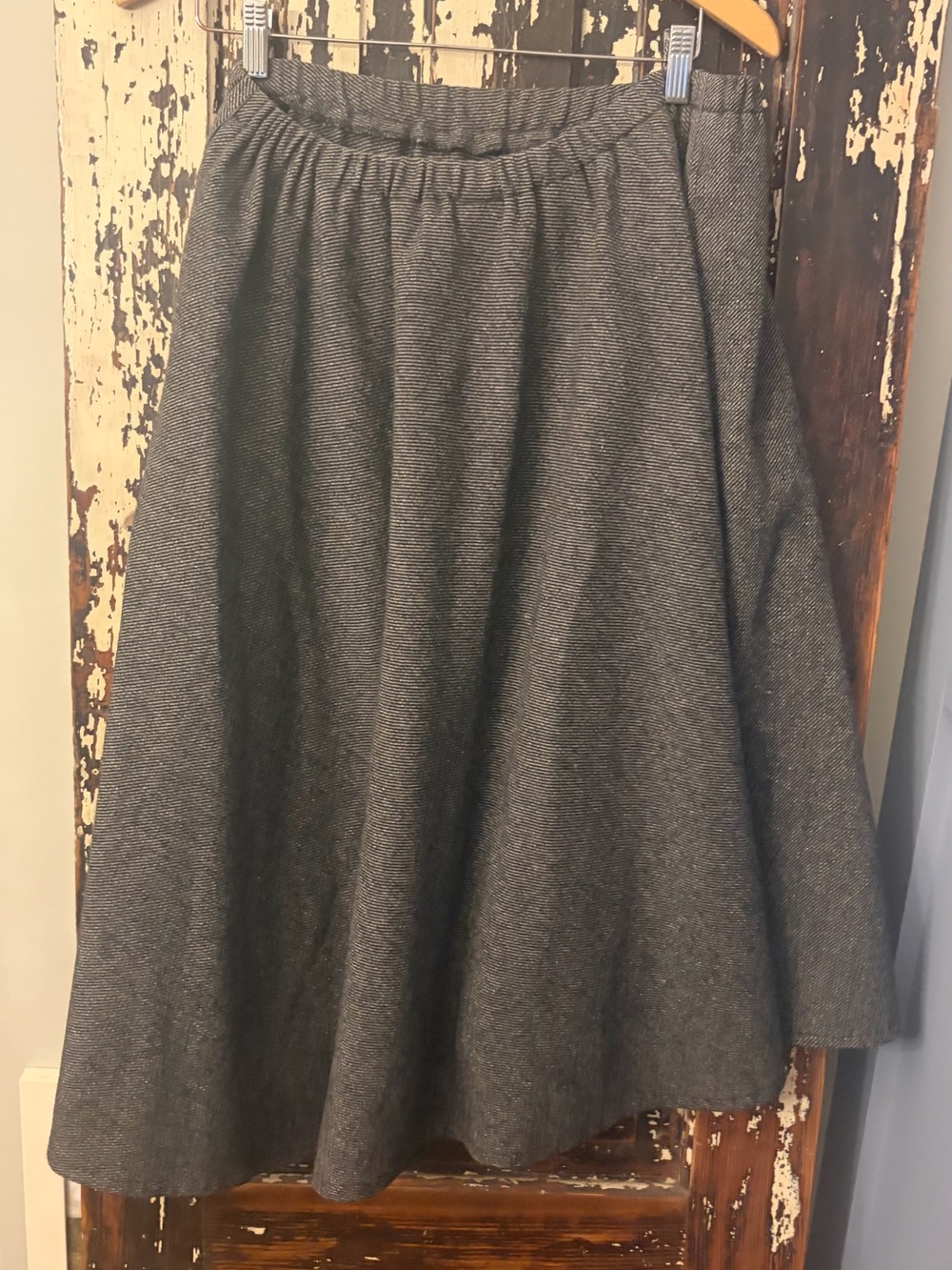 Classic A-Line Wool-Blend Skirt in Charcoal Gray. Made in Japan. Vintage. 14